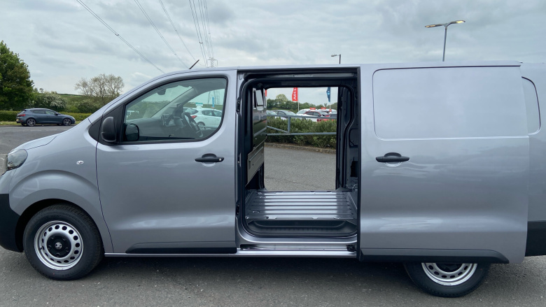 Vauxhall Vivaro L2 Diesel 2.2 Turbo D 150 Prime H1 Van